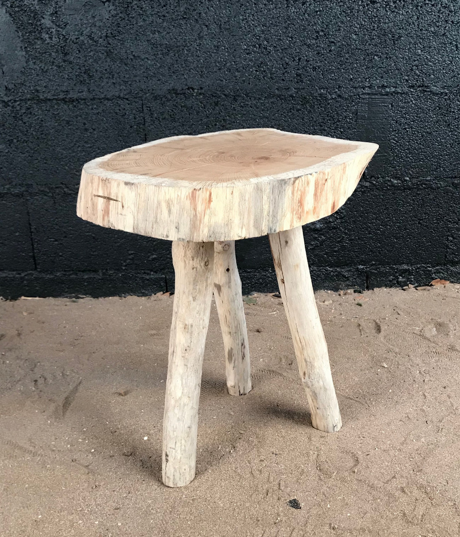 tabouret 3 pieds.jpg